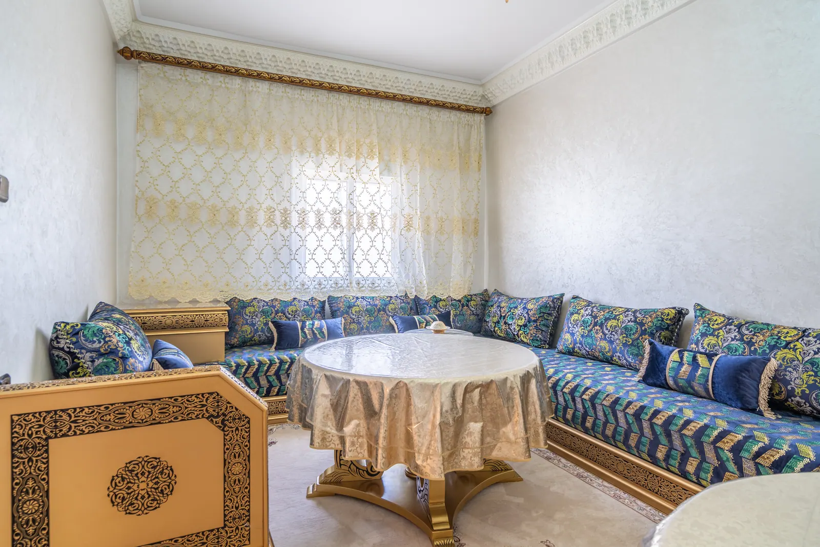 Salon marocain de l’appartement à Marshan
