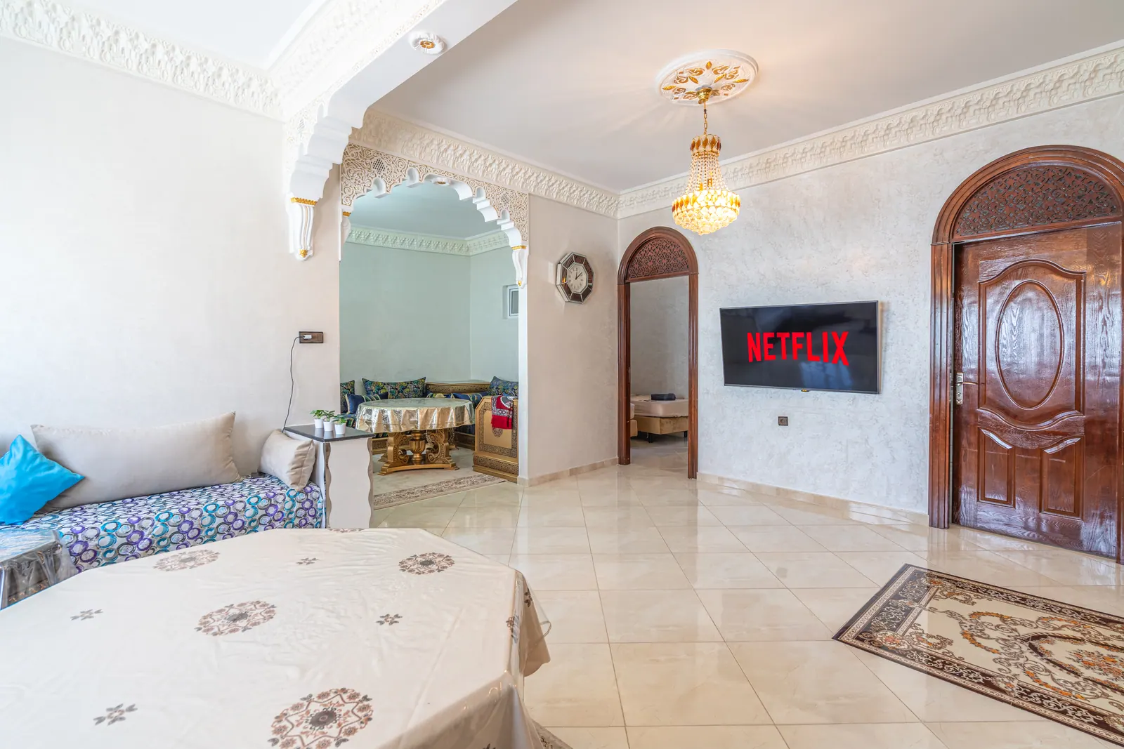 Grand salon principal de l’appartement à Marshan, Tanger
